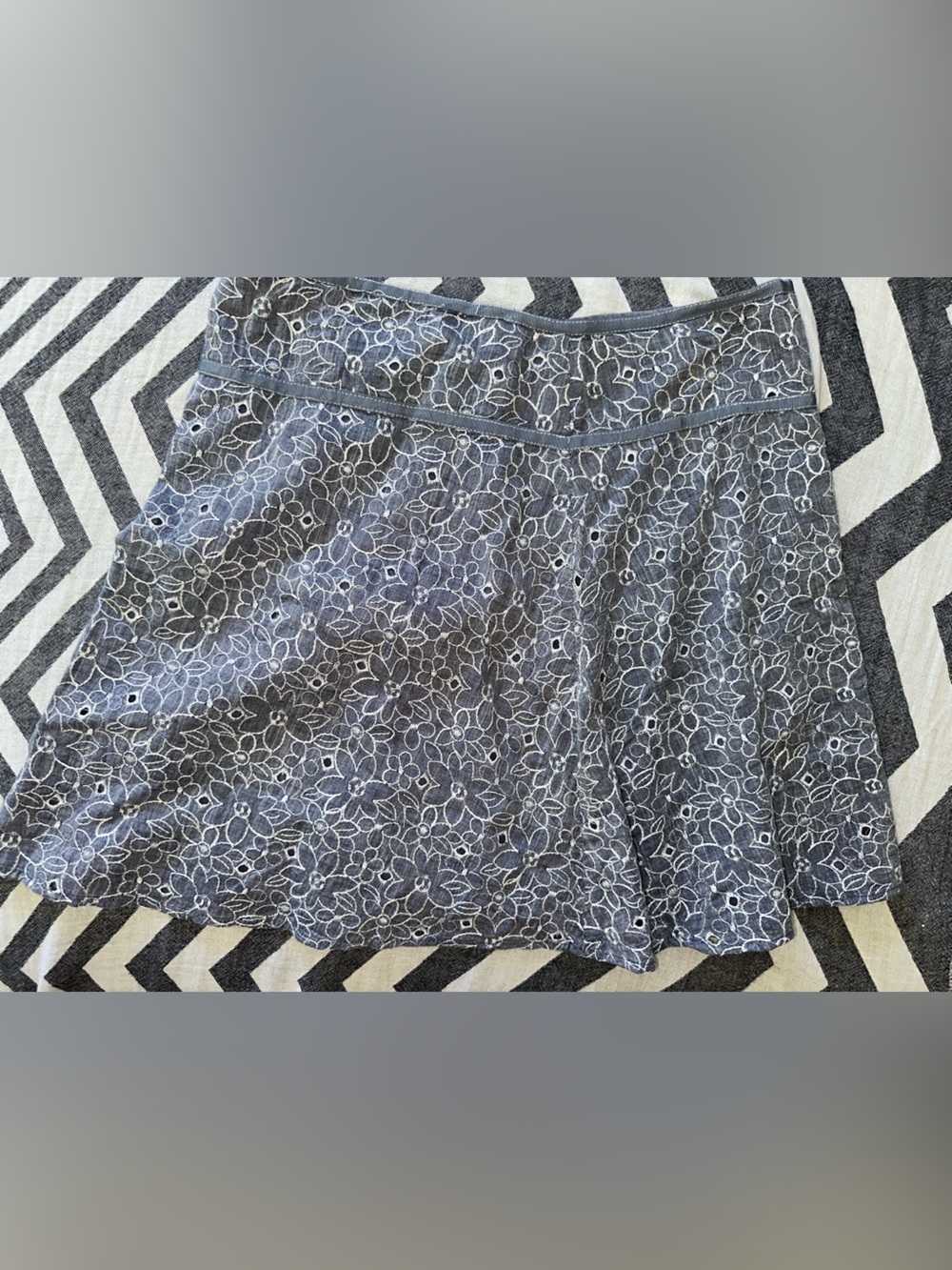 Studio M Charcoal Gray blue Eyelet Floral Skater Skirt size small
